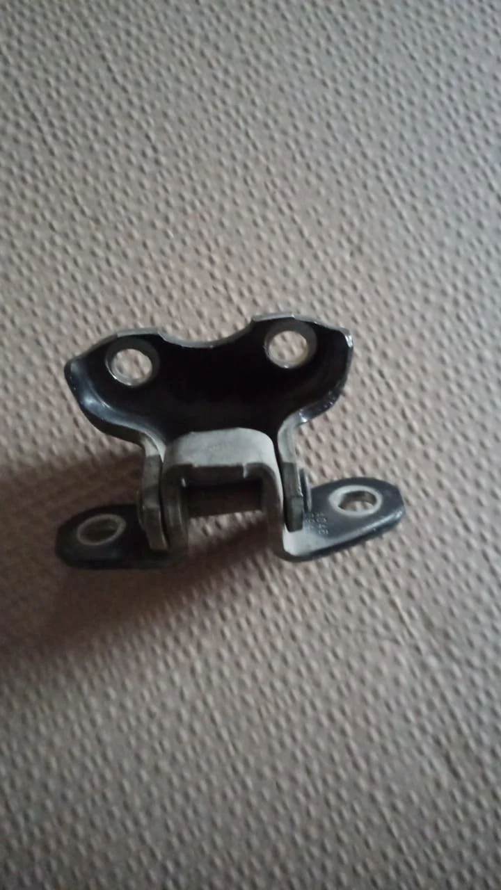 Петля двери передней левой нижняя Toyota Camry XV50 (2011—2014)