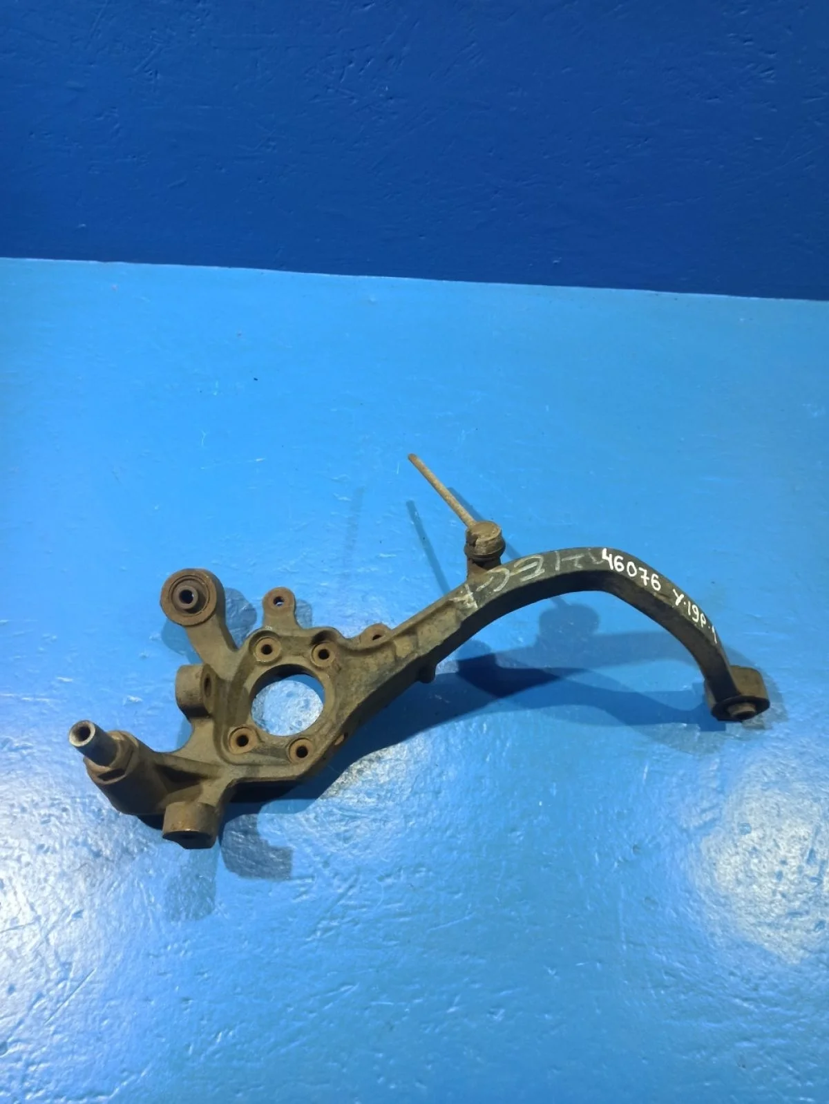 Кулак задний правый (цапфа) Hyundai Sonata IV рестайлинг (2001—2012)