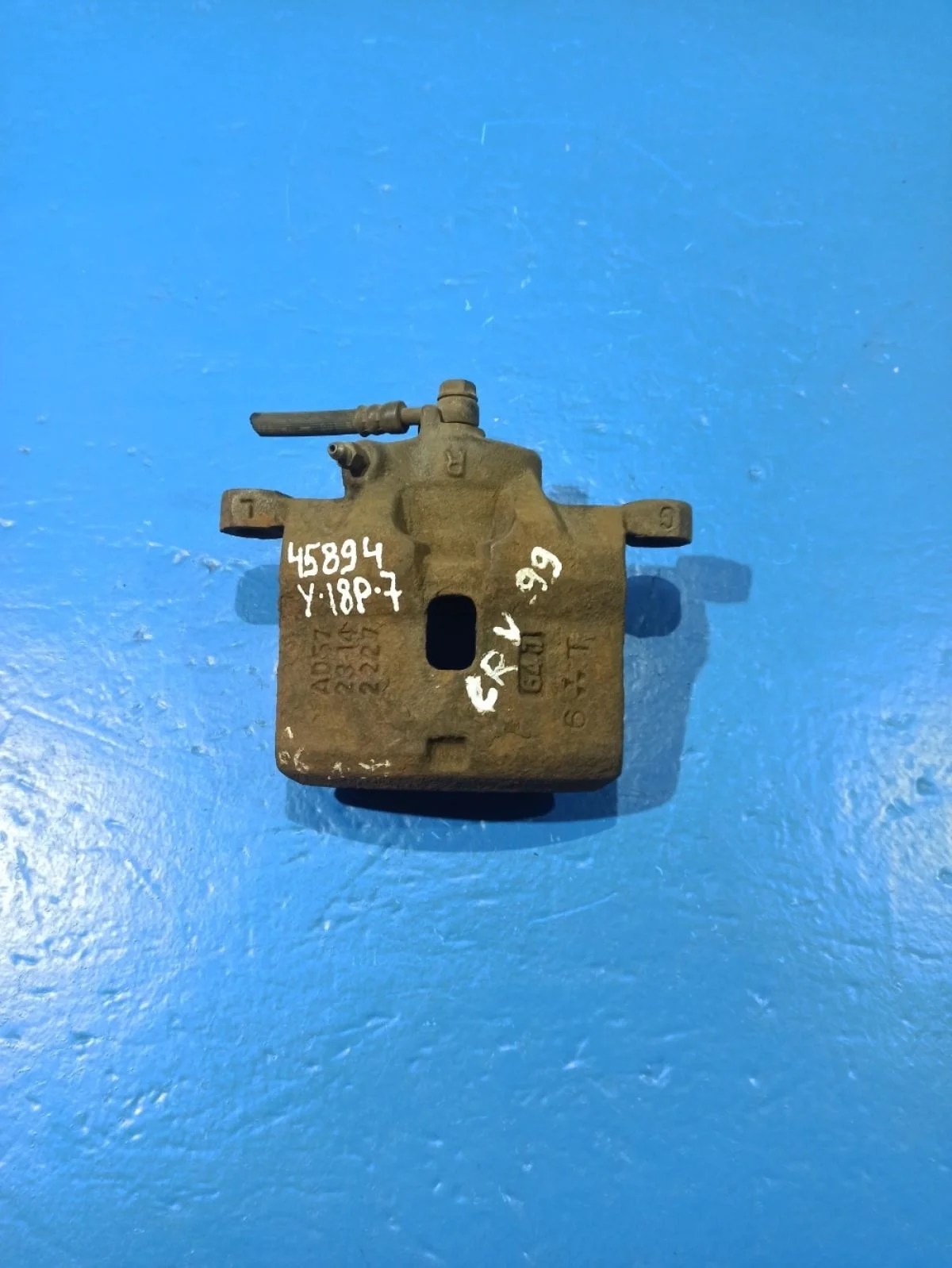 Суппорт тормозной передний правый для Honda СR-V 1