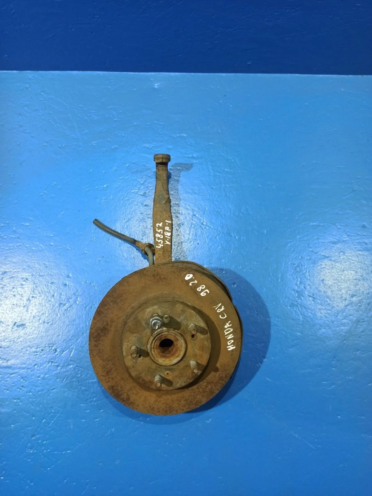 Кулак поворотный передний правый Honda CR-V I RD1