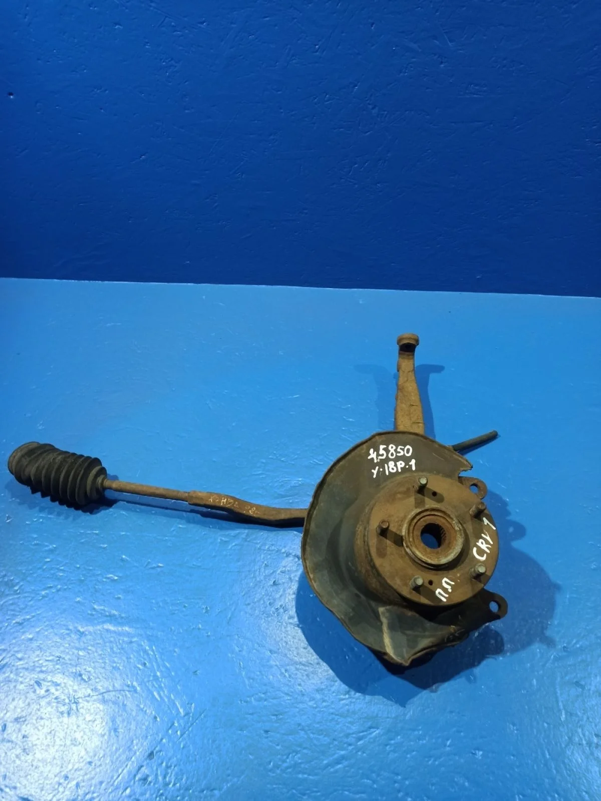 Кулак поворотный передний правый Honda CR-V I RD1