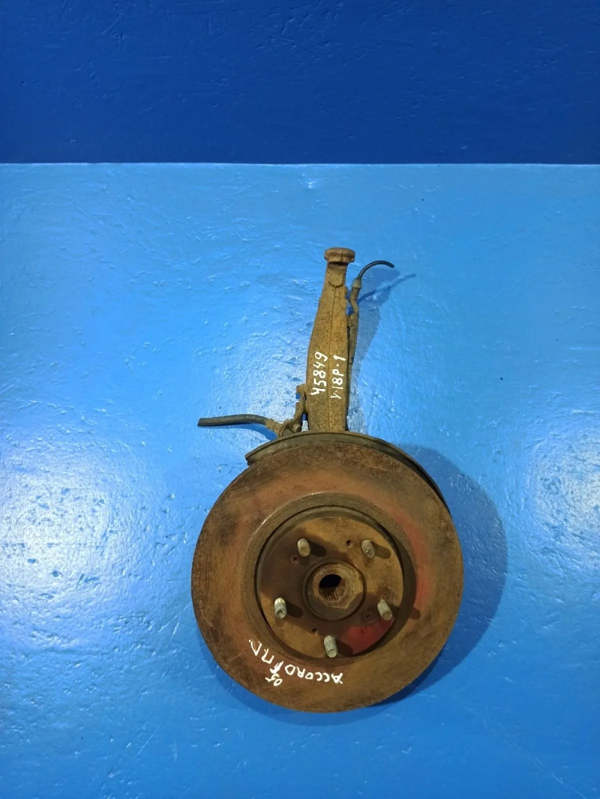 Кулак поворотный пер. лев. Honda Accord 7