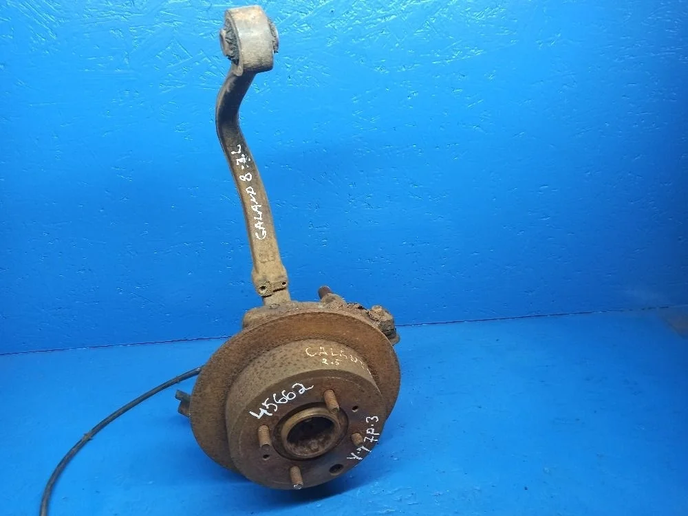 Кулак задний левый Mitsubishi Galant 8