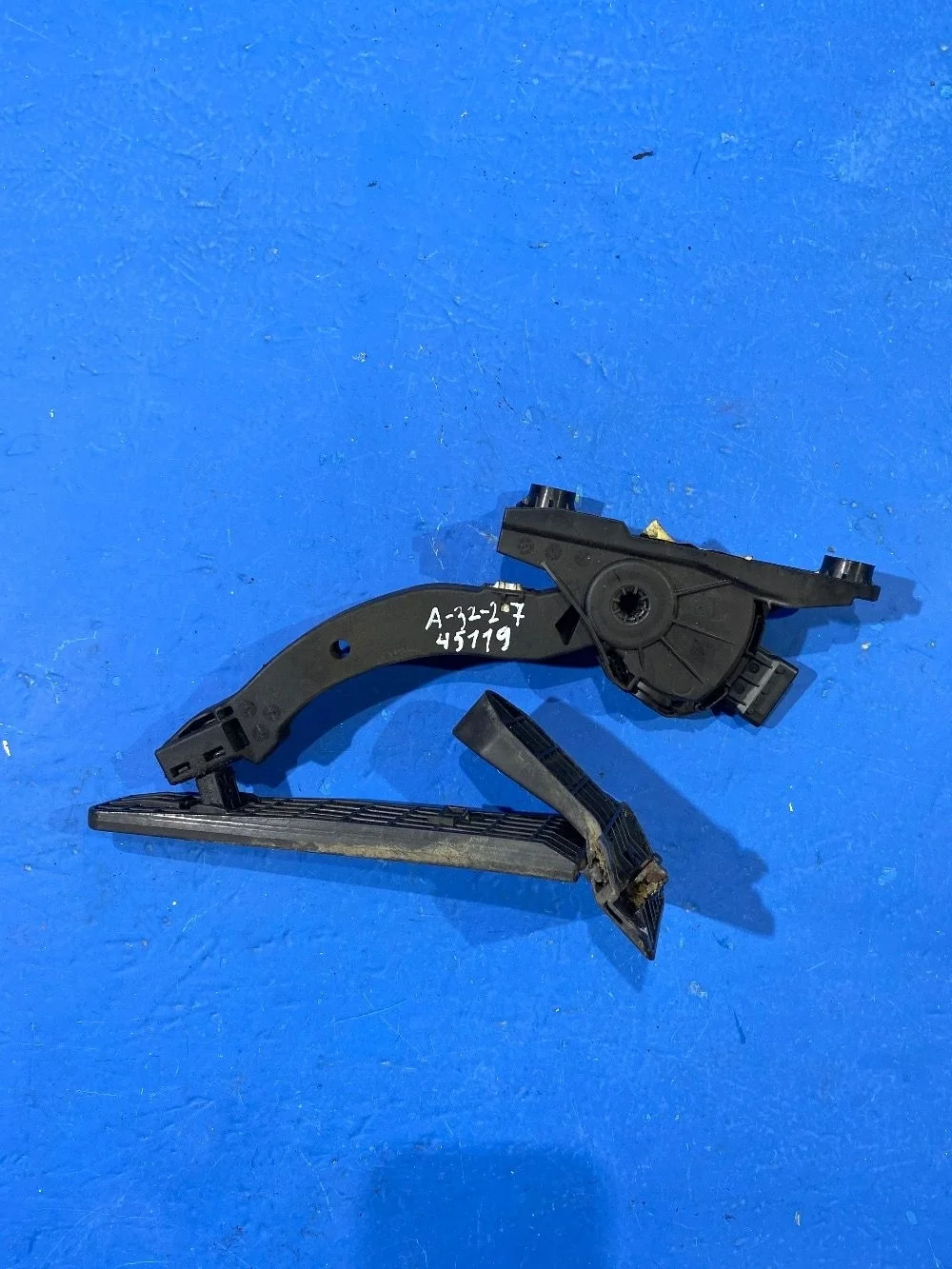 Педаль газа Киа Сид 2 1.6 мкпп