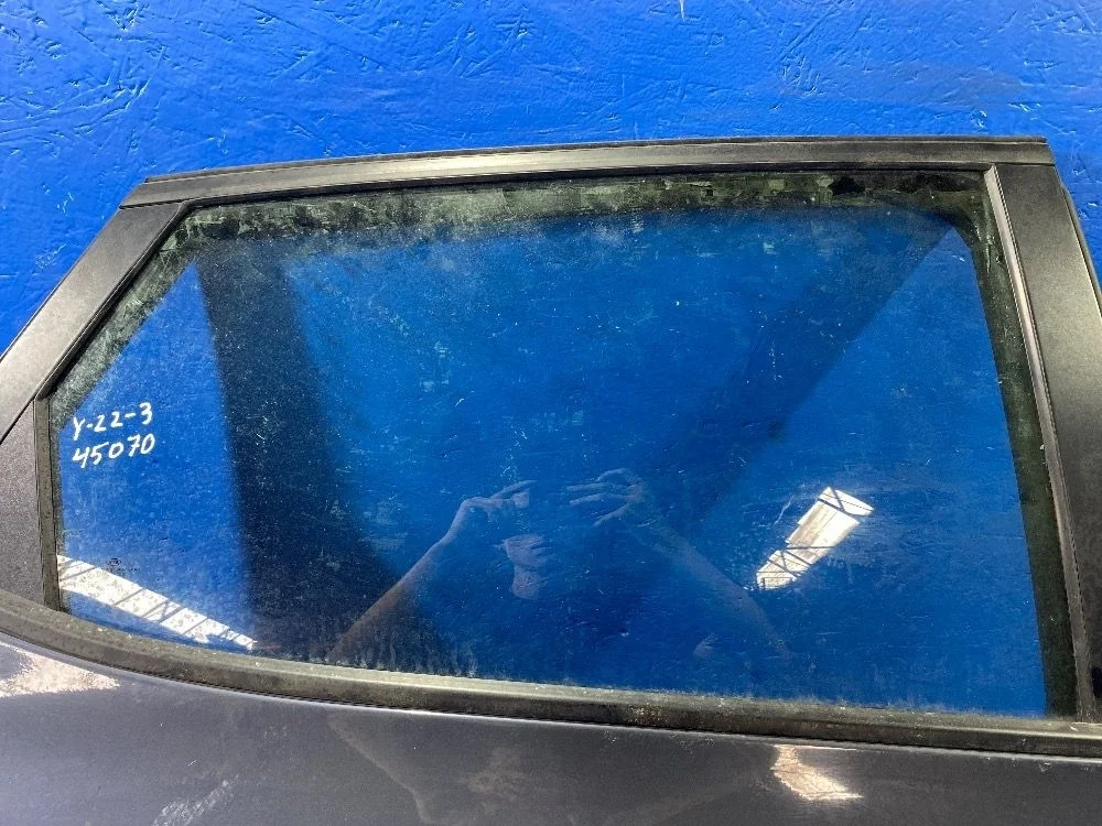 Стекло двери задней правой для Kia CEED