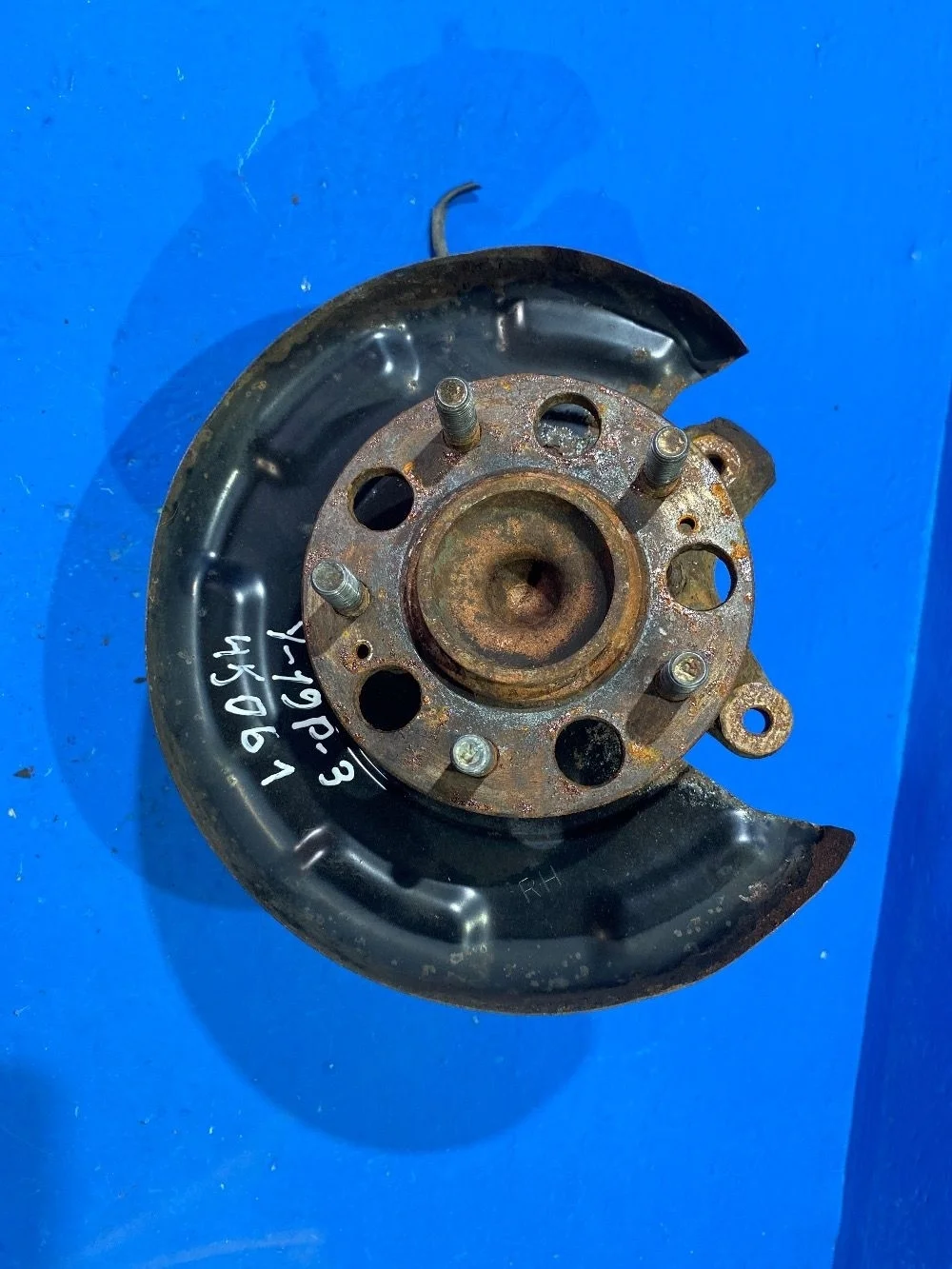 Кулак поворотный задний правый Kia Ceed 2012-2018