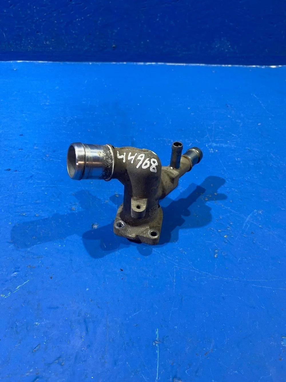 Фланец системы охлаждения Hyundai/ kia  1.6 G4FG