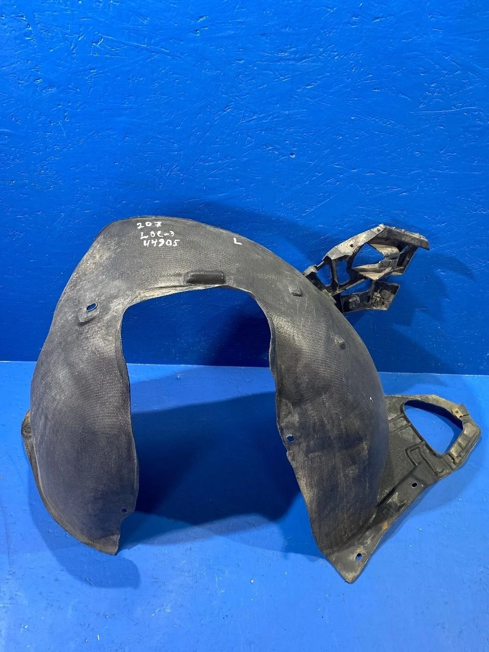 Подкрылок (локер) передний левый Peugeot 207 I (2006—2009)