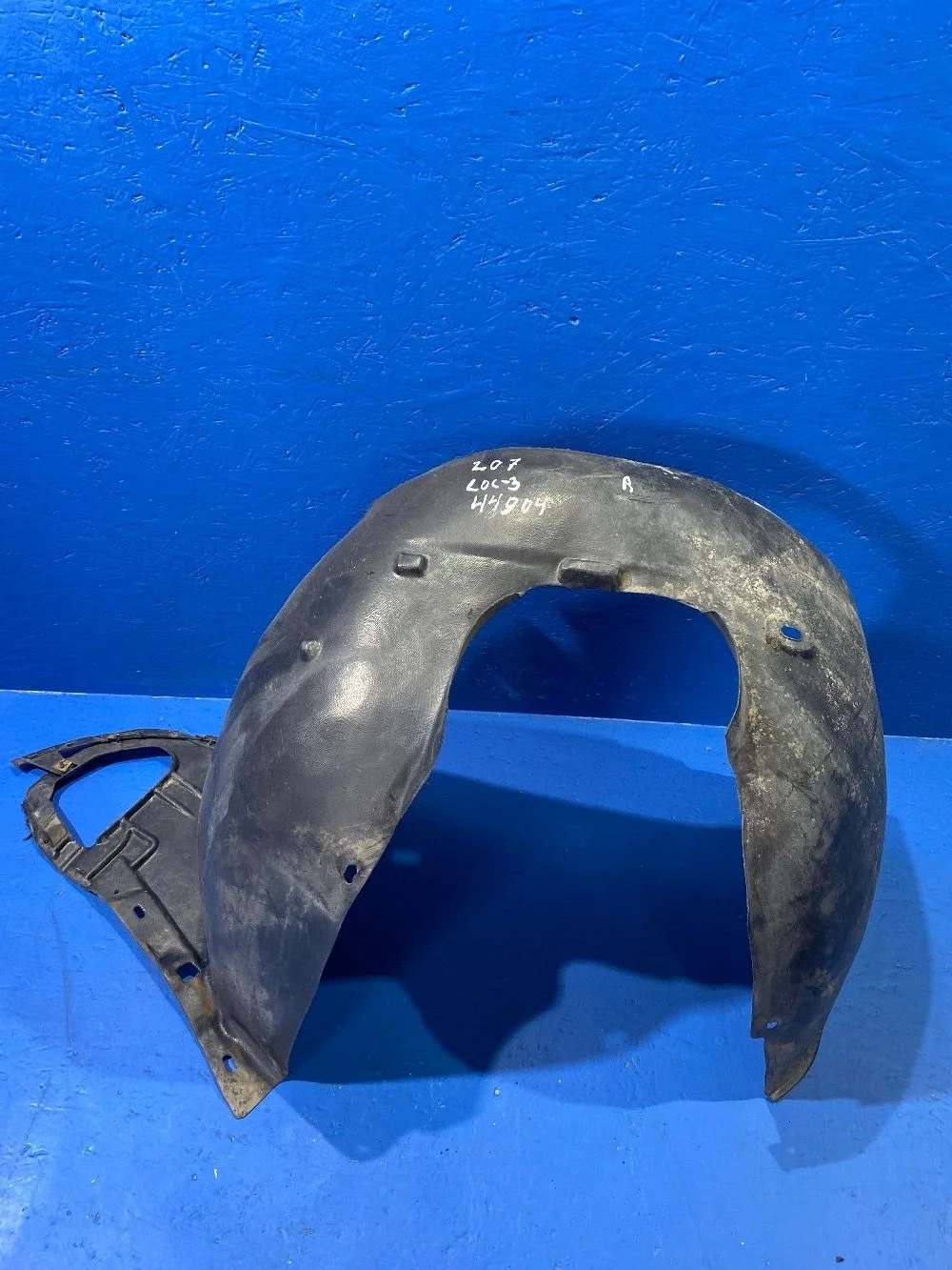 Подкрылок (локер) передний правый Peugeot 207 I (2006—2009)