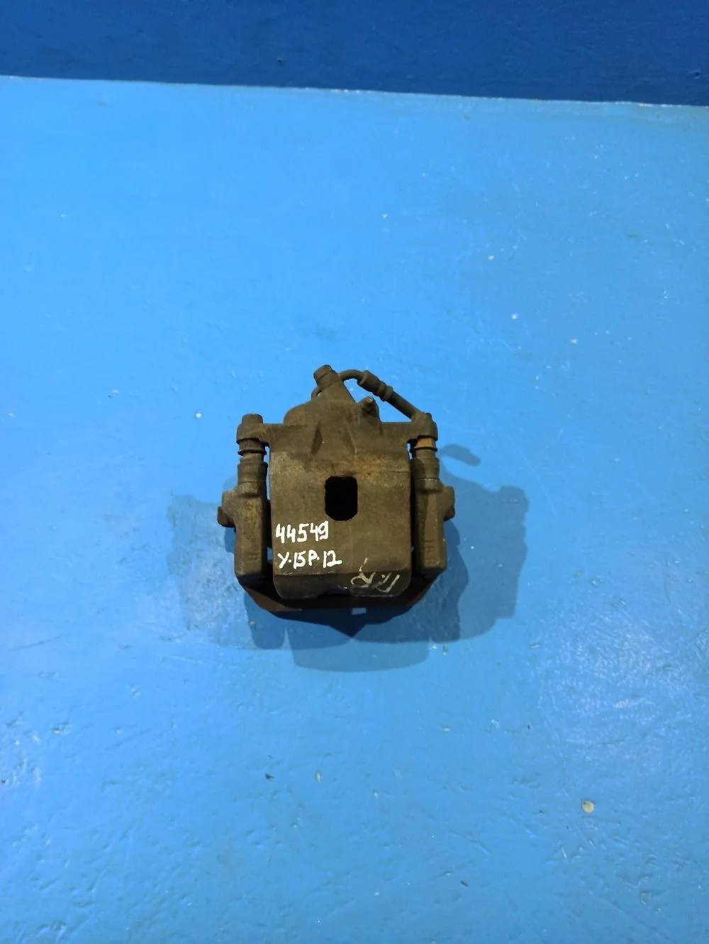 Суппорт  передний левый Toyota RAV 4 (20)