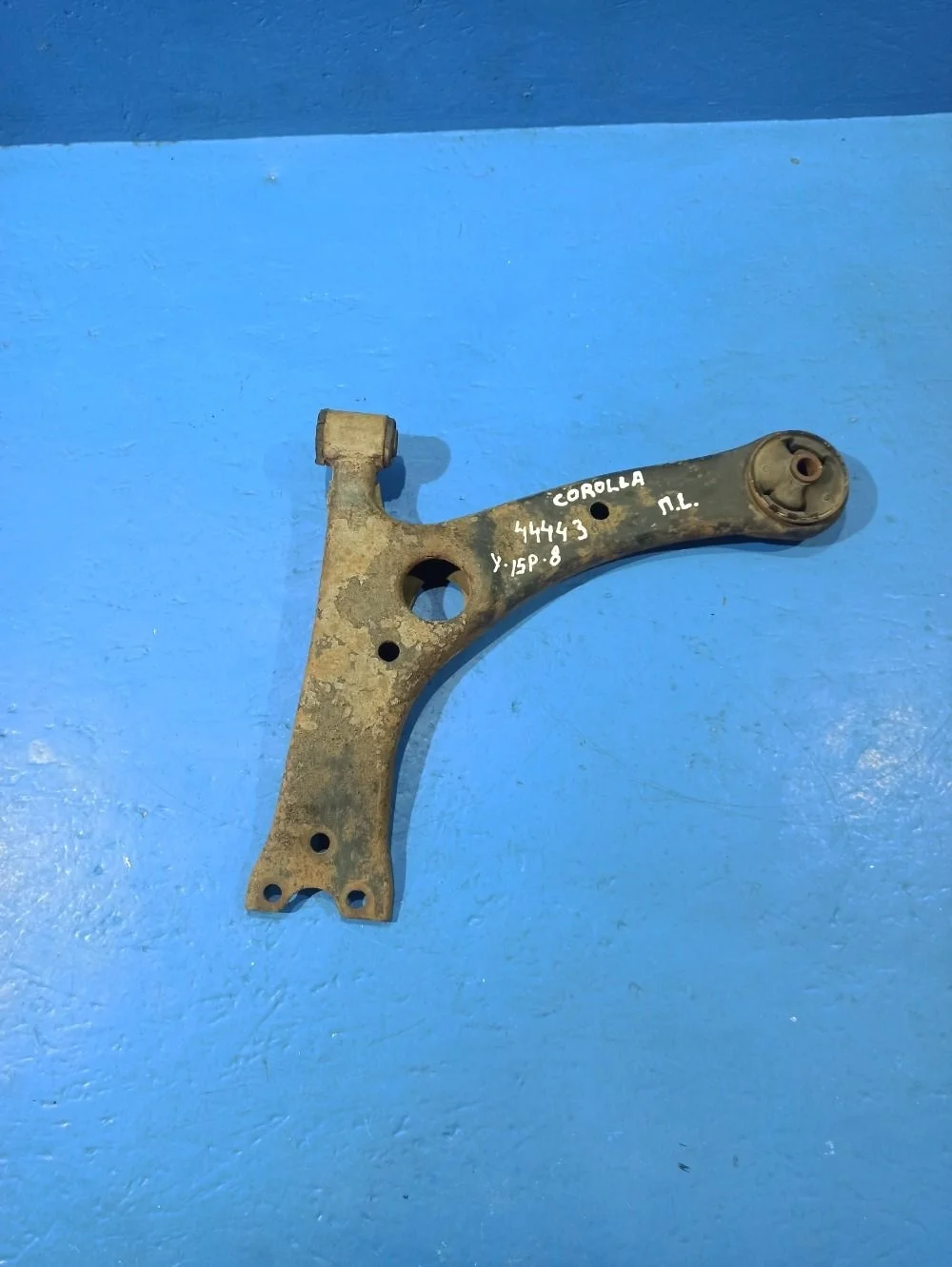 Рычаг передний левый для Toyota Corolla E12