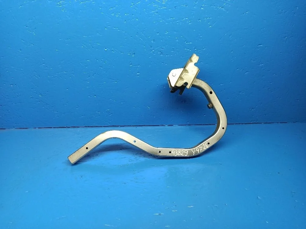 Петля багажника правая Nissan Almera N16 рестайлинг (2002—2006)