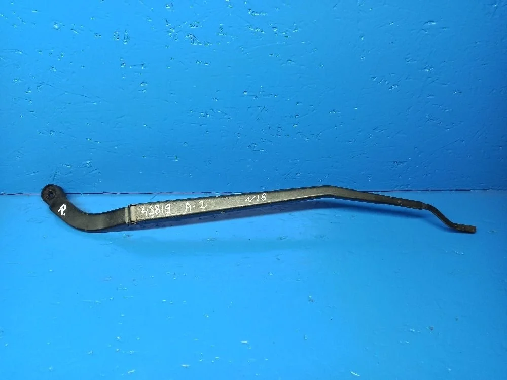 Поводок стеклоочистителя передний правый Nissan Almera N16 рестайлинг (2002—2006)