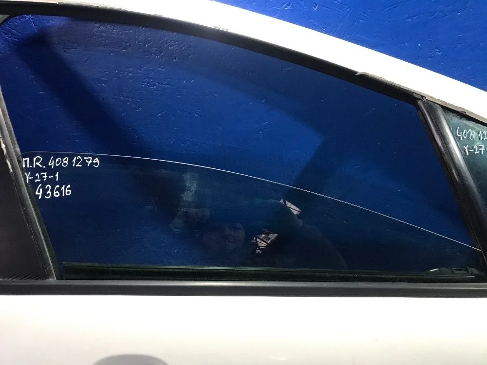 Стекло двери передней правой Peugeot 408 I (2012—2017)