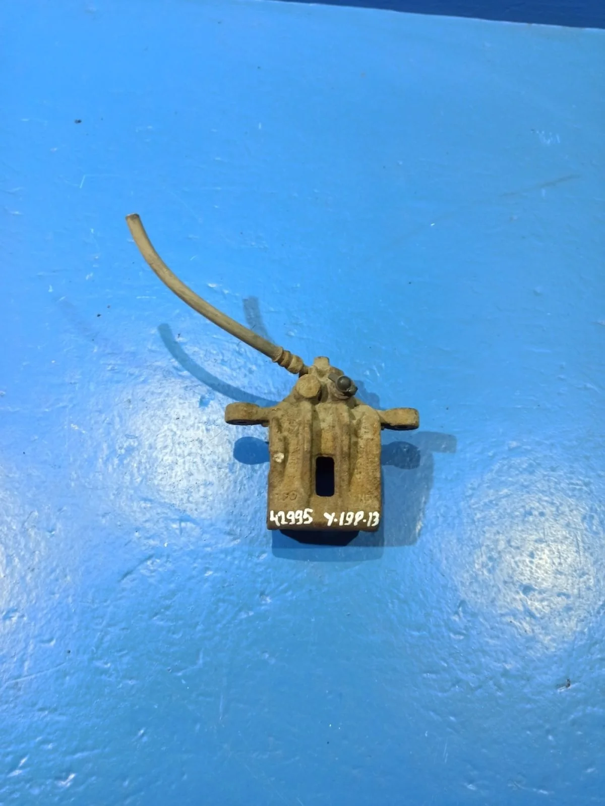 Суппорт тормозной задний правый Kia Ceed ED