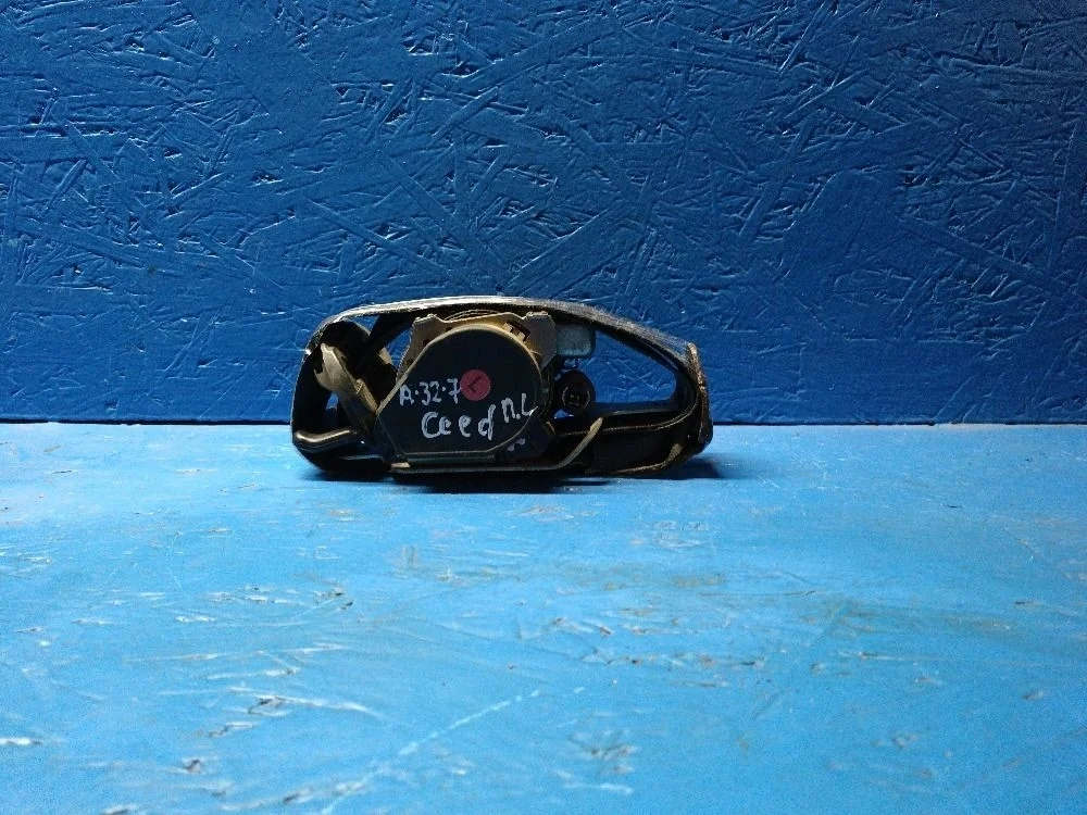 Ремень безопасности передний левый Kia Ceed ED (2006—2010)