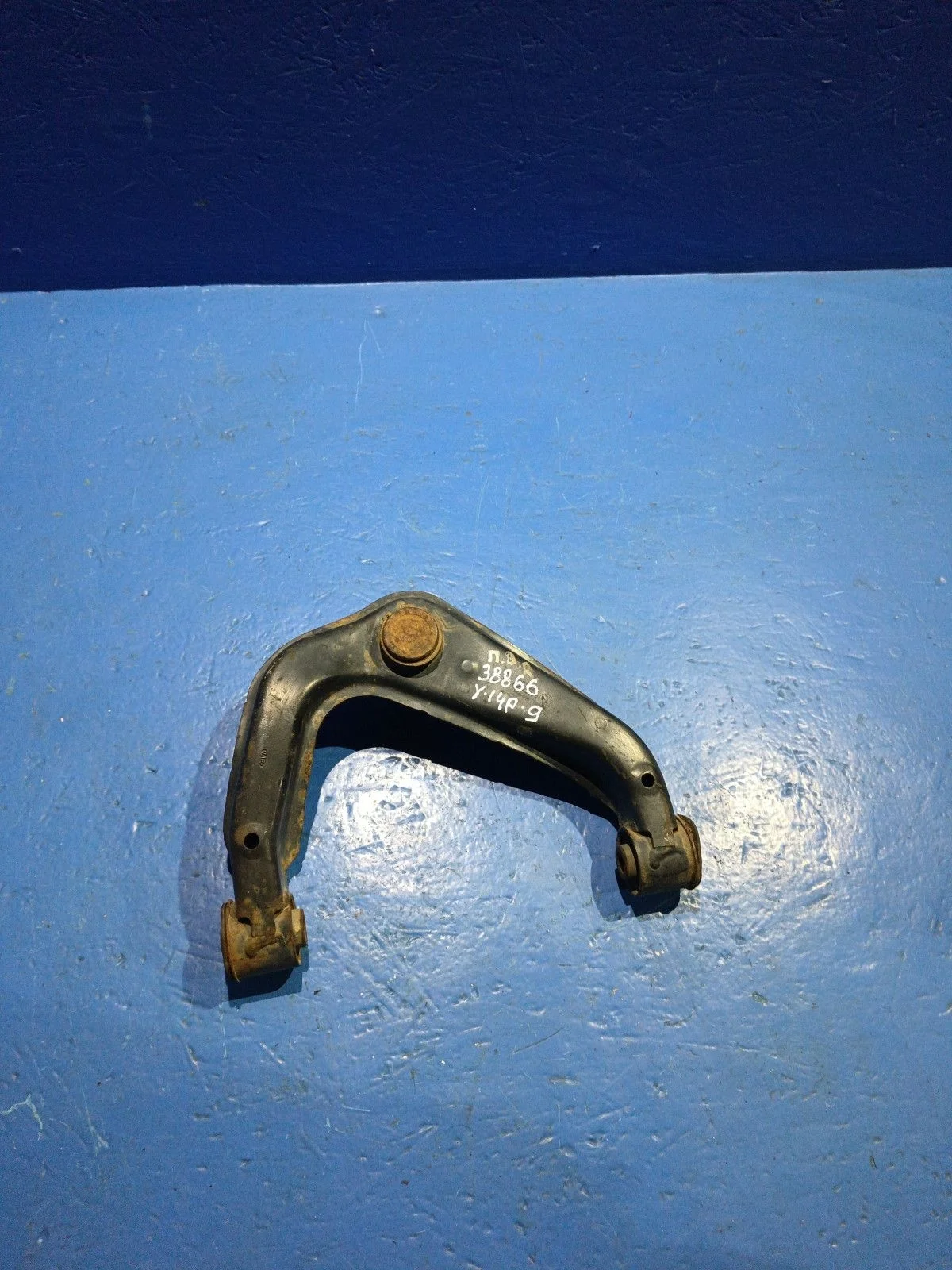 Рычаг передний правый верхний Nissan Pathfinder III (2004—2010)