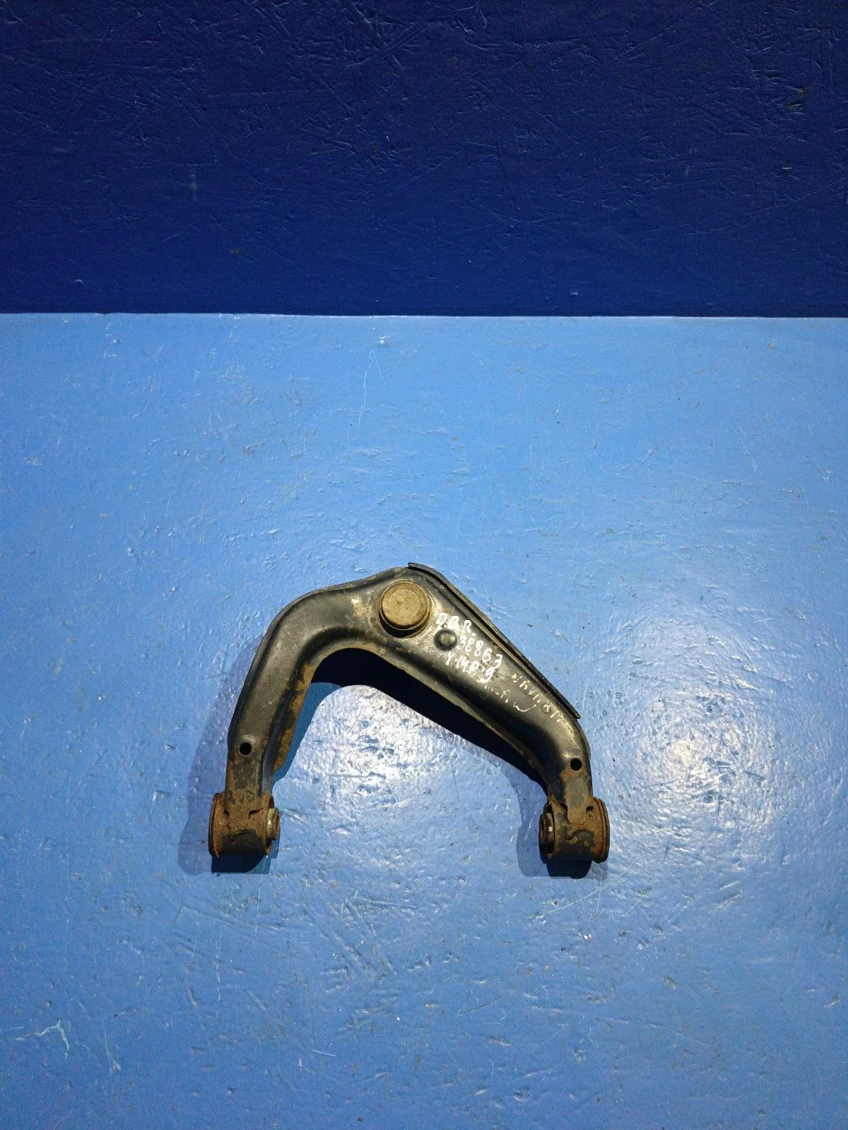 Рычаг передний правый верхний Nissan Pathfinder III (2004—2010)