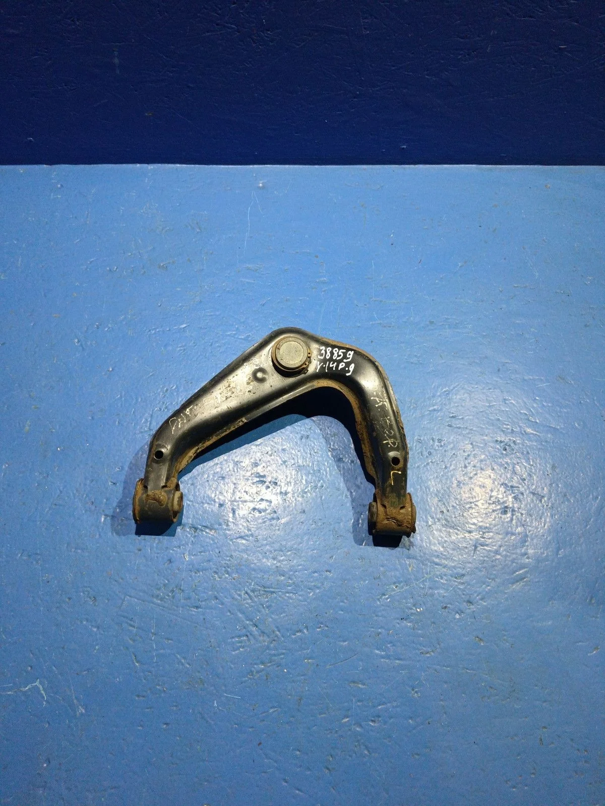 Рычаг передний левый верхний Nissan Pathfinder III (2004—2010)