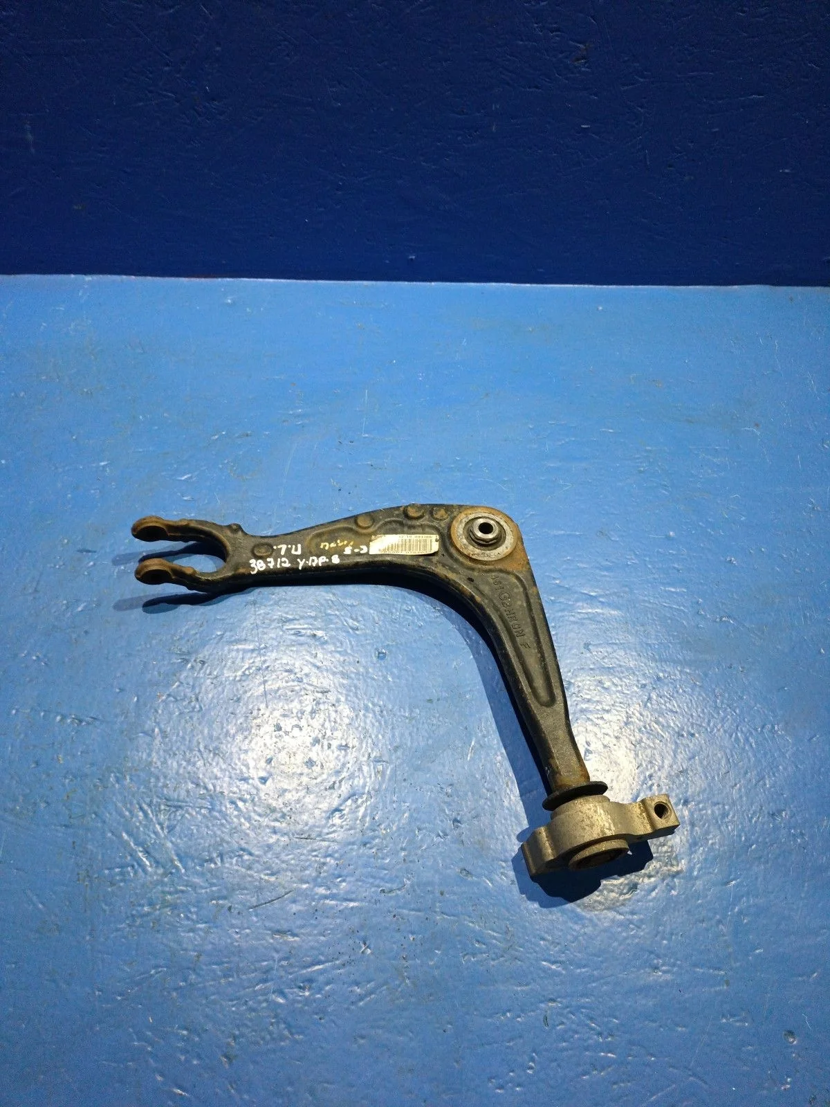 Рычаг передний левый нижний Citroen C5 II (2008—2017)