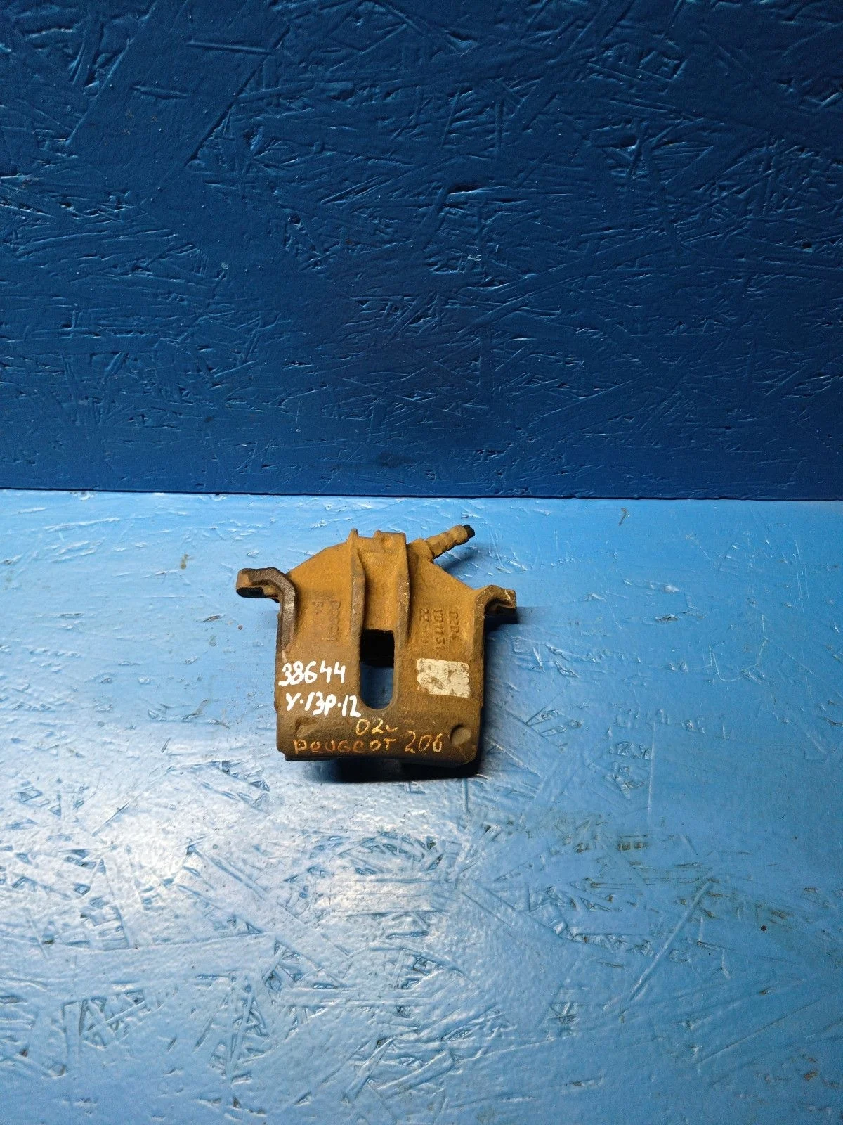 Суппорт тормозной передний левый Citroen C4 I (2004—2014)