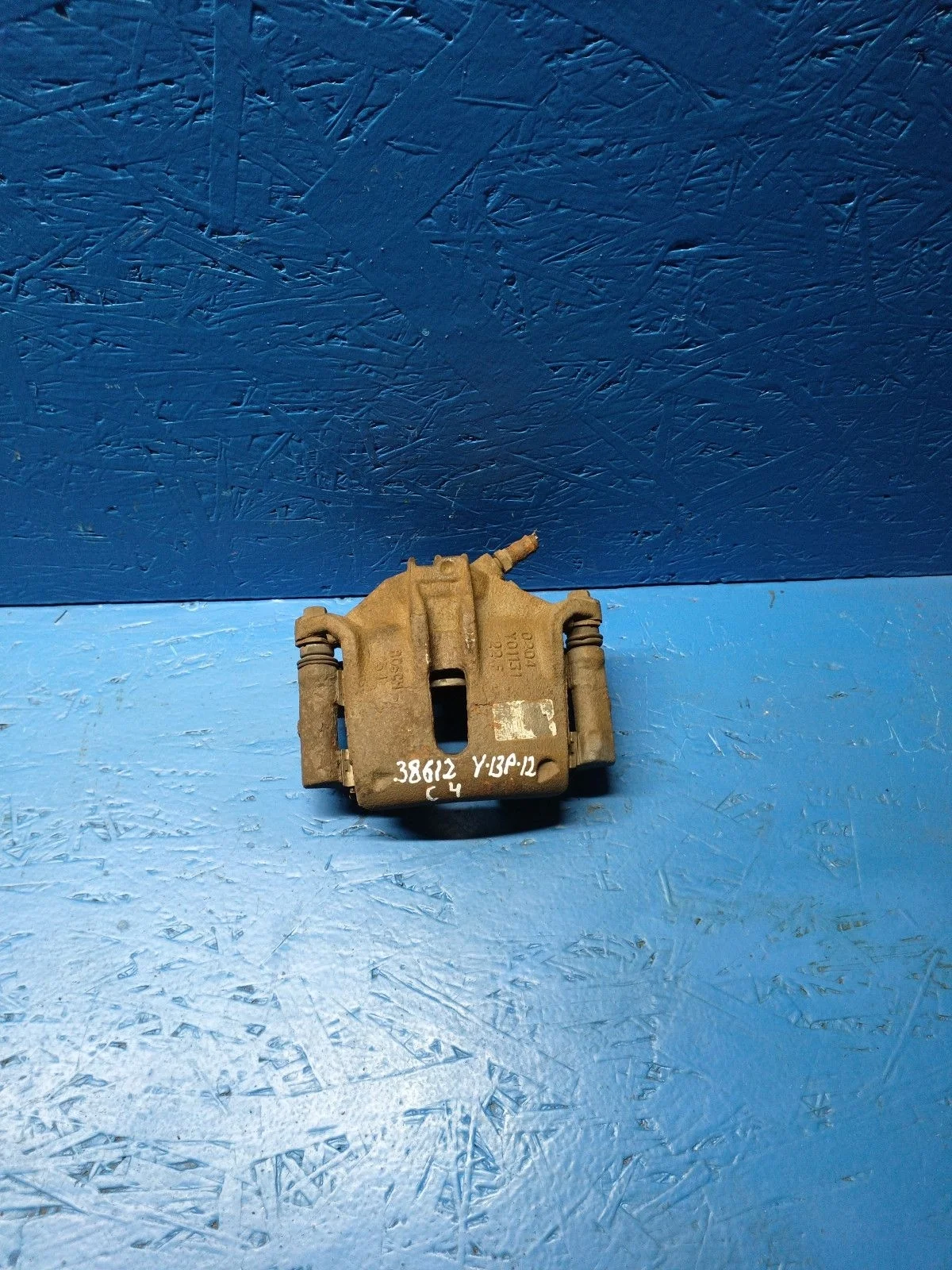 Суппорт тормозной передний левый Citroen C4 I (2004—2014)