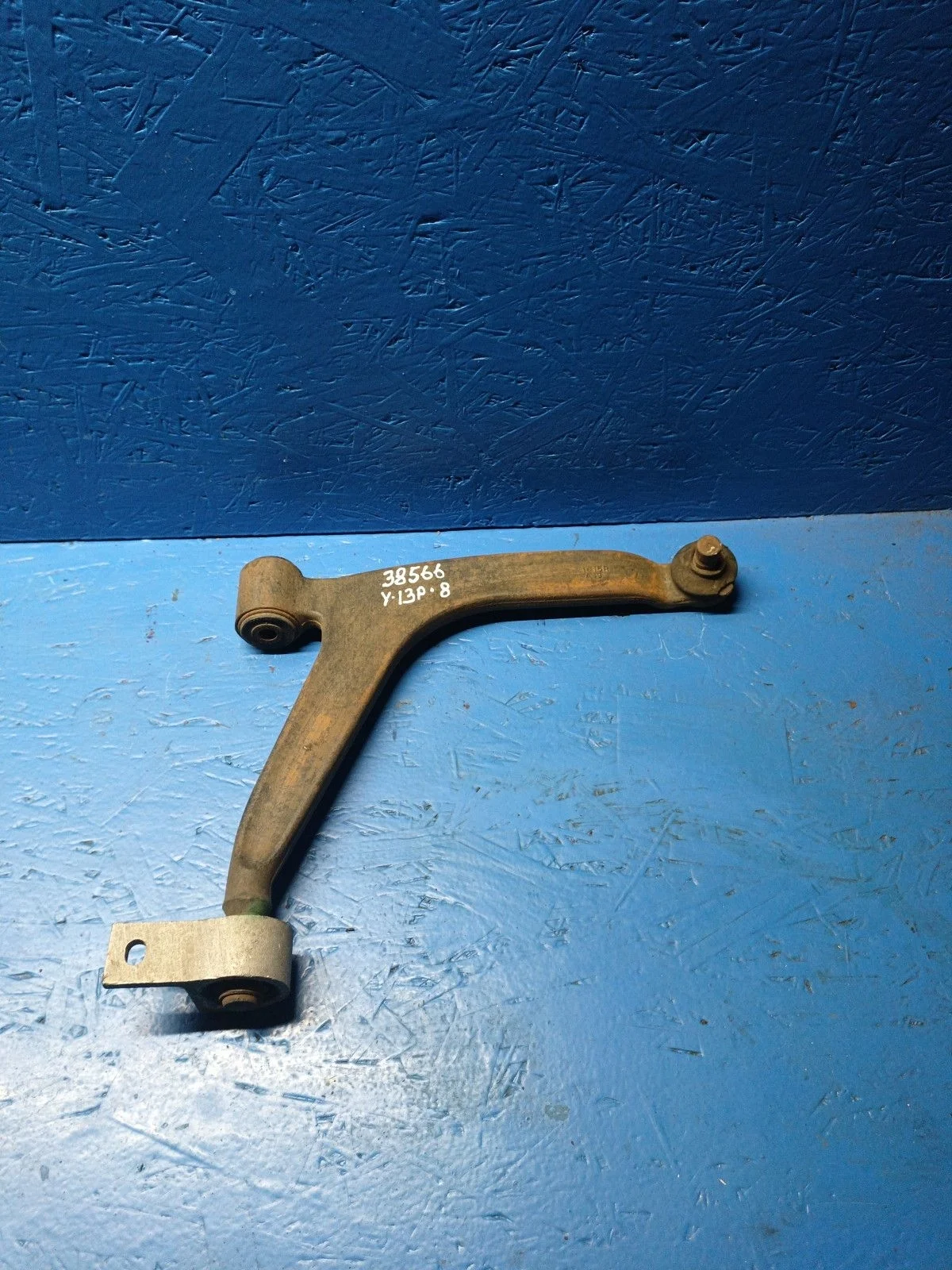 Рычаг передний правый нижний Citroen Xsara Picasso I (1999—2012)