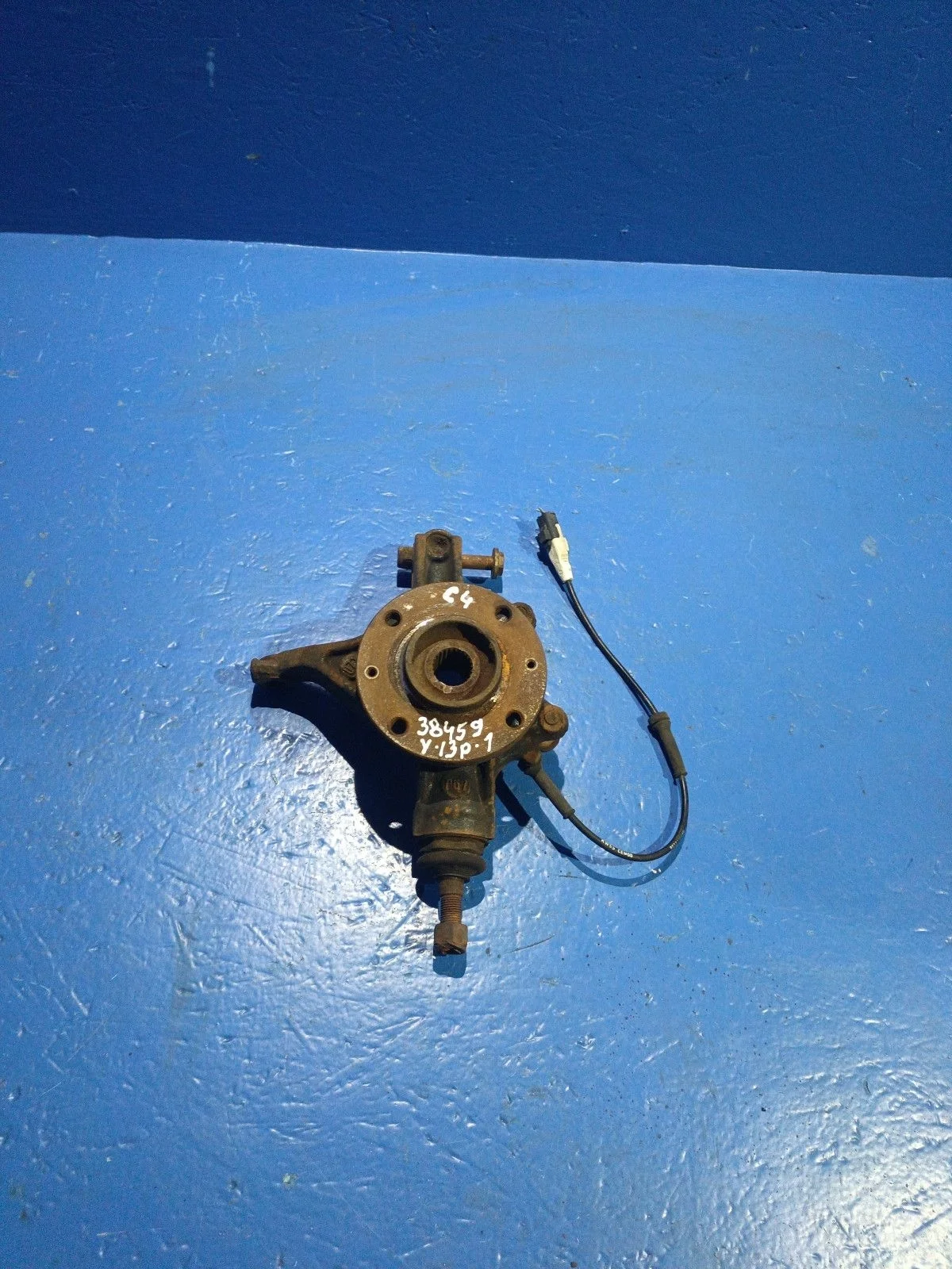 Кулак поворотный правый Peugeot 308 I (2007—2011)