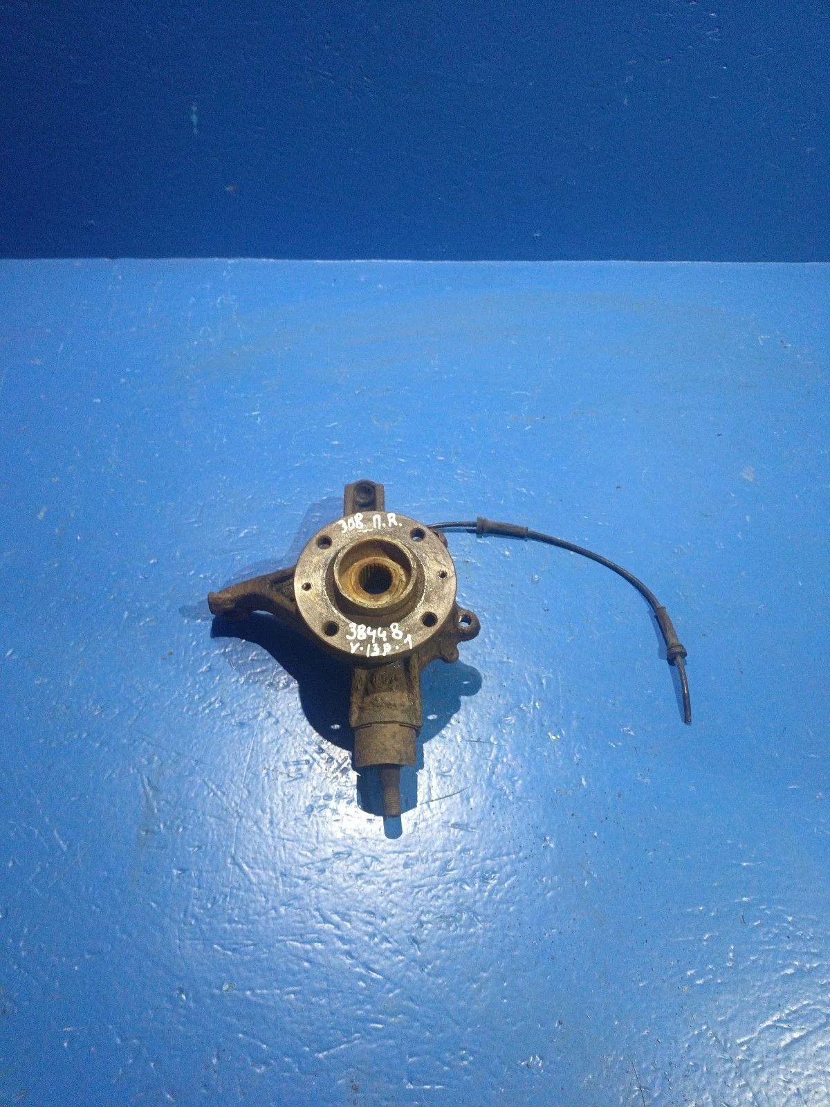 Кулак поворотный правый Peugeot 308 I (2007—2011)