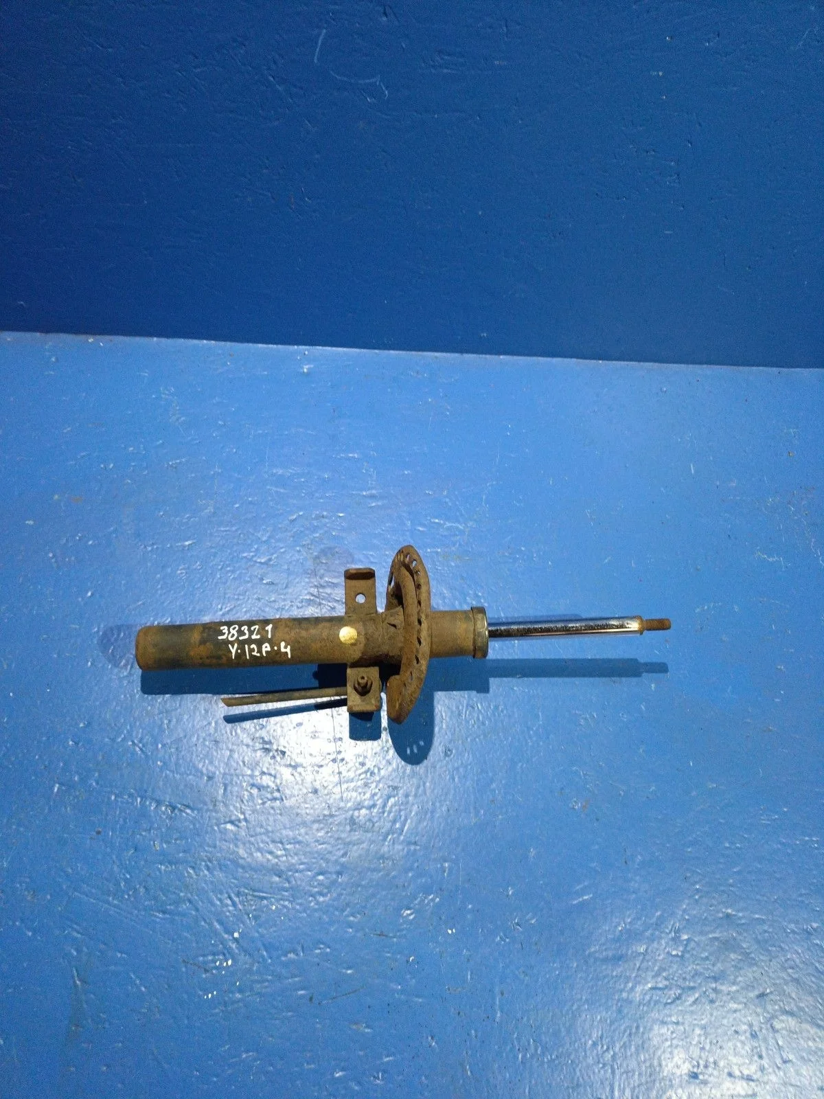 Амортизатор передний L=R Renault Megane II (2002—2006)