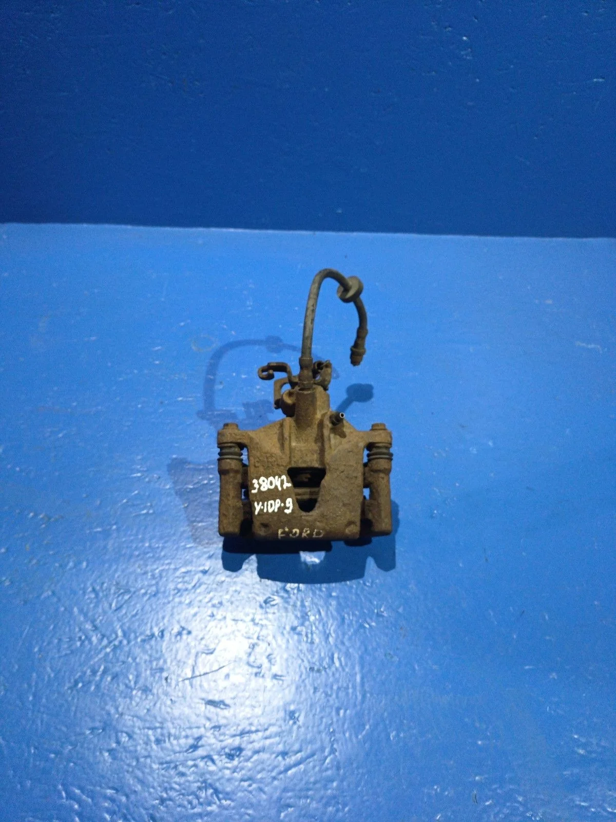 Суппорт тормозной задний правый Ford Mondeo III (2000—2003)