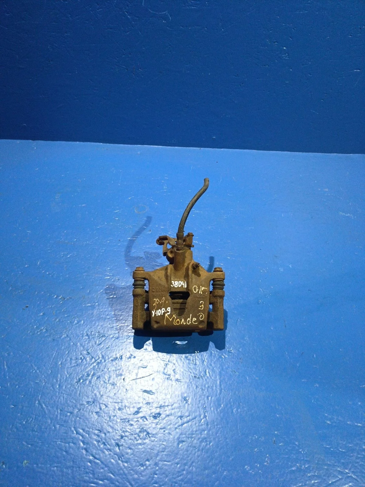 Суппорт тормозной задний правый Ford Mondeo III (2000—2003)