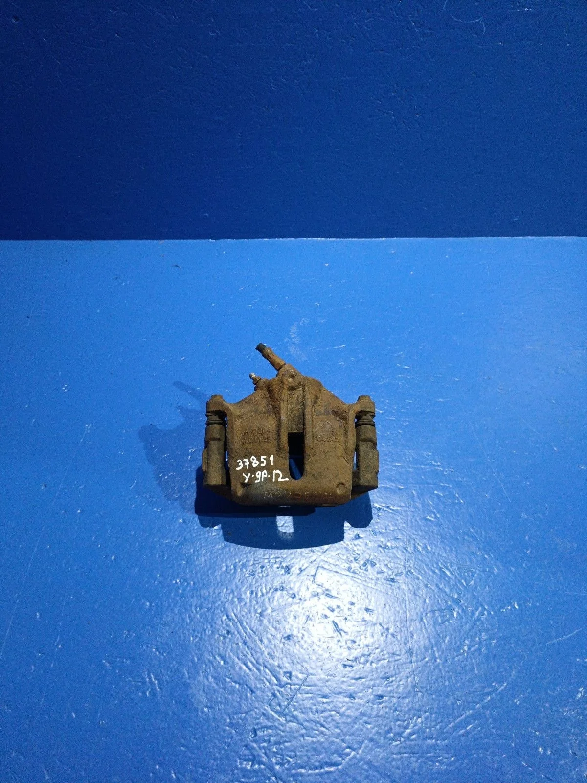 Суппорт тормозной передний правый Ford Mondeo III (2000—2003)