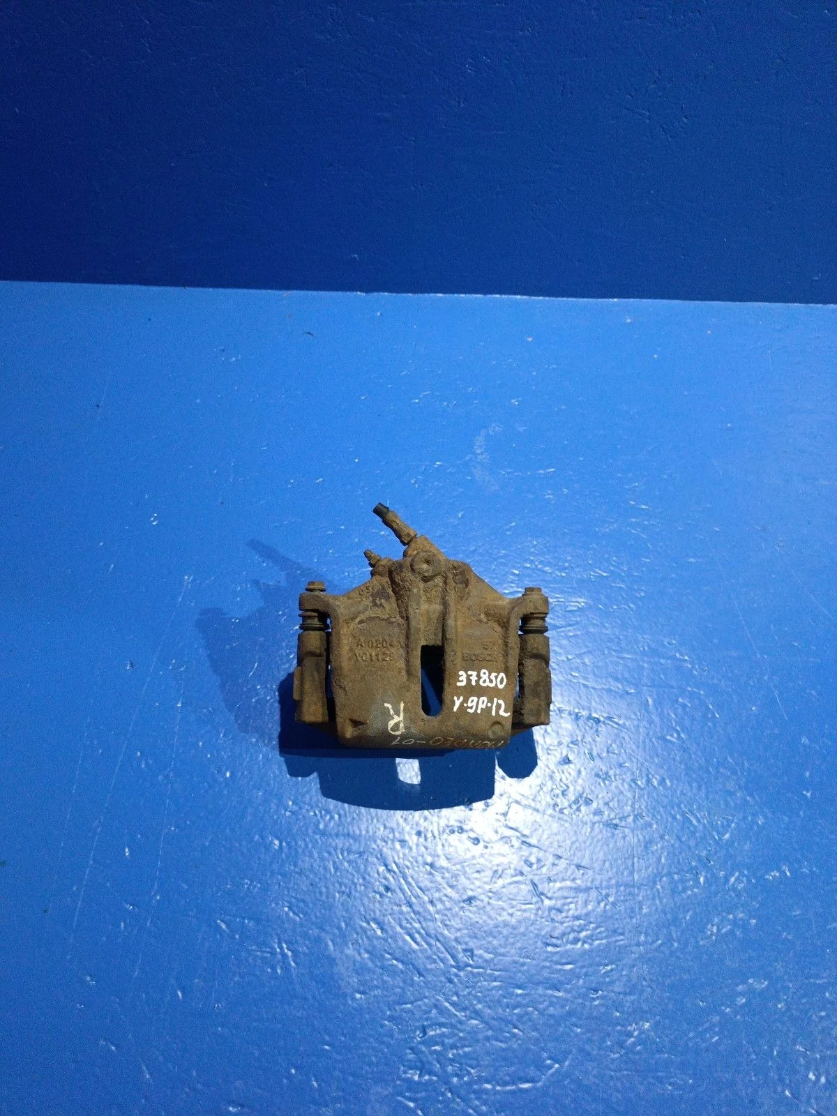 Суппорт тормозной передний правый Ford Mondeo III (2000—2003)