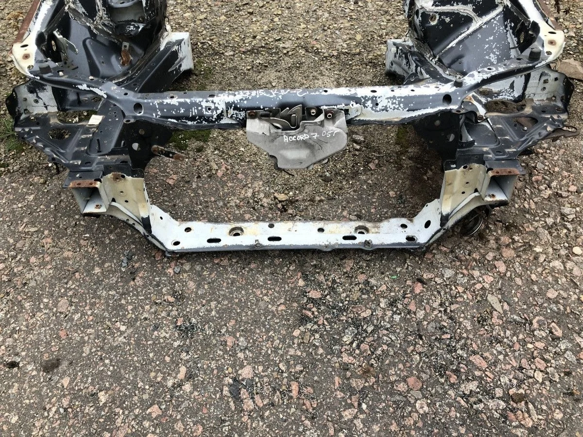 Панель передняя ( рамка ) Honda Accord VII (2002—2006)
