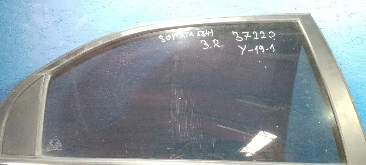 Стекло двери задней правой Hyundai Sonata IV рестайлинг (2001—2012)