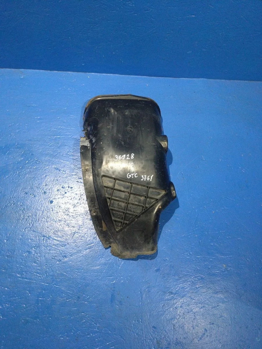 Подкрылок (локер) задний левый Opel Astra GTC H (2004—2007)