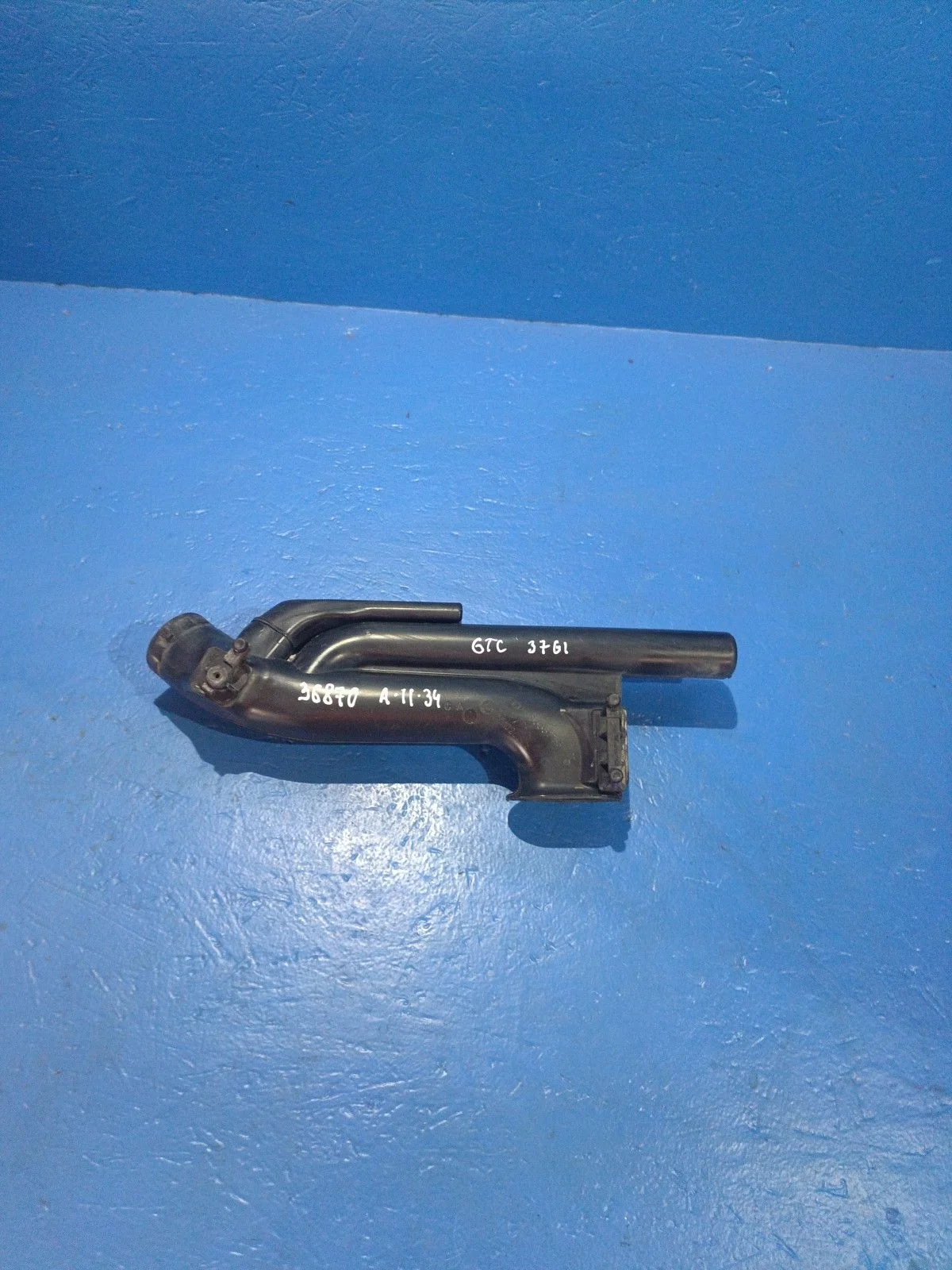 Патрубок воздушный Opel Astra GTC H (2004—2007)