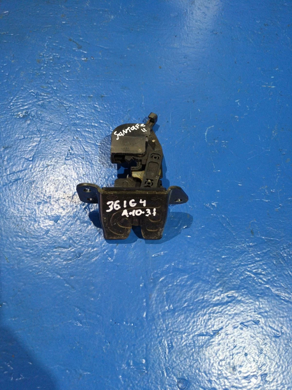 Замок багажника Hyundai Santa Fe II (2005—2010)