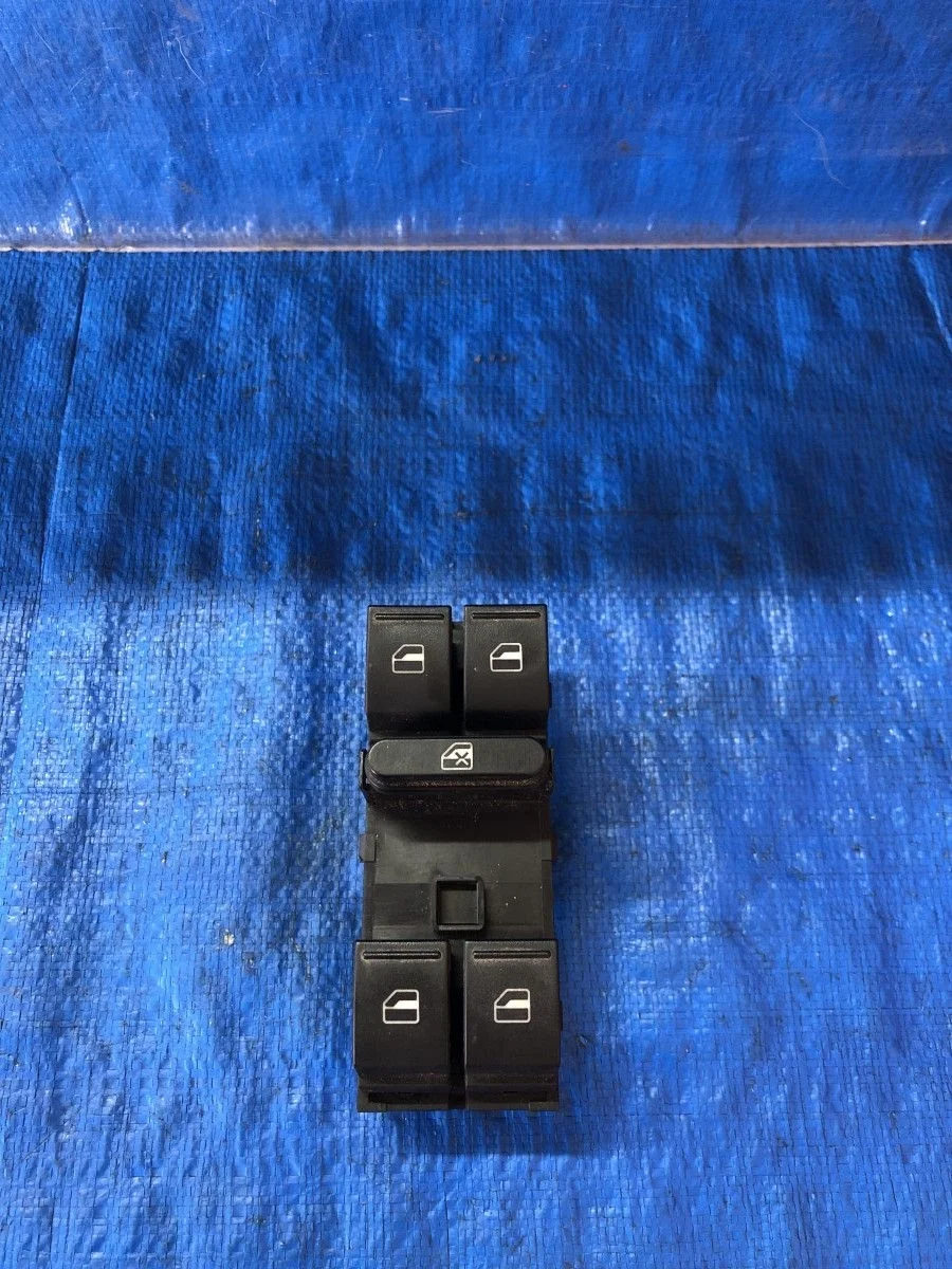 Блок управления стеклоподъемниками Volkswagen Passat B6 (2005—2010)