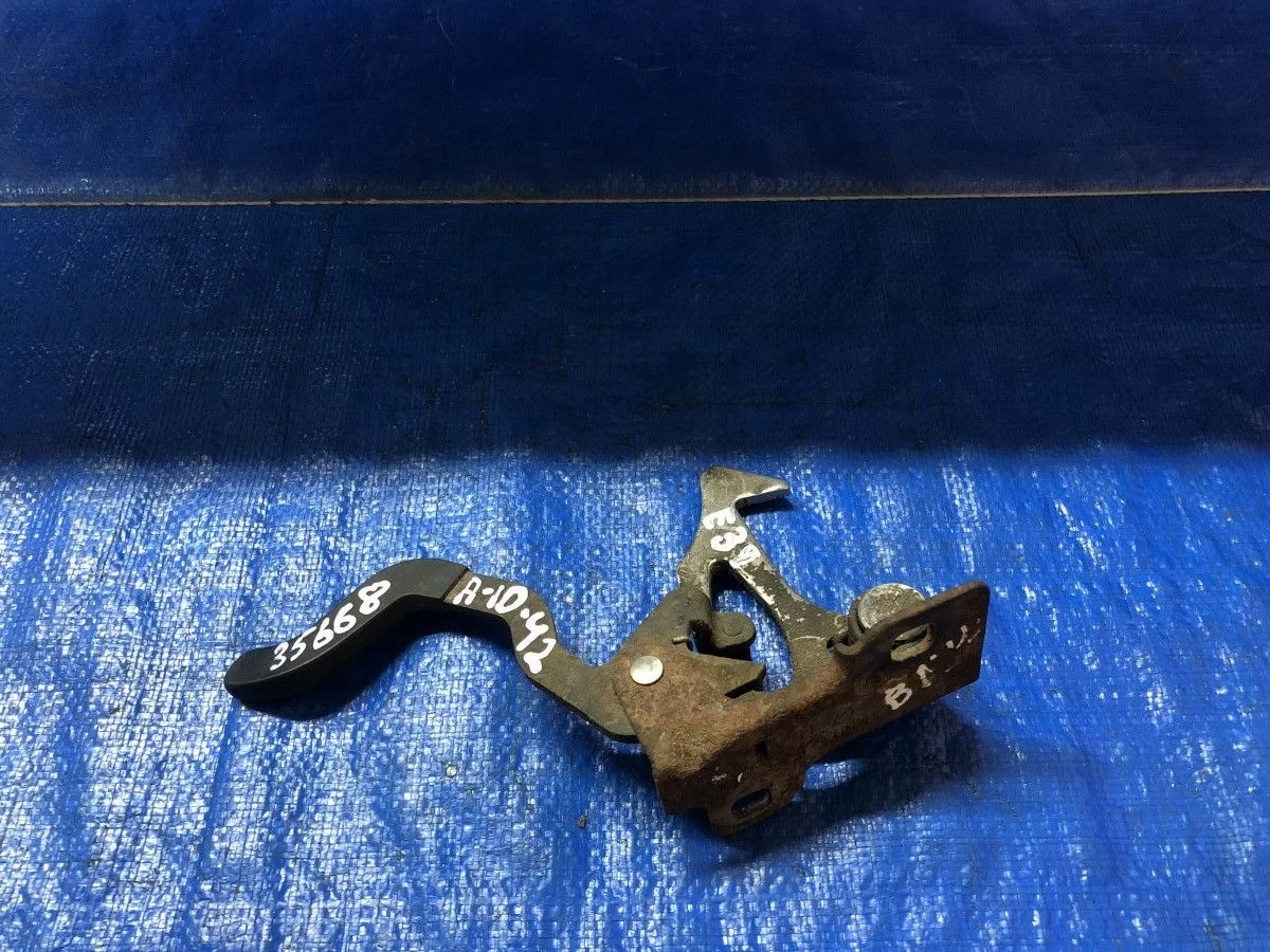 Замок капота BMW 5 серия E39 (1995—2000)