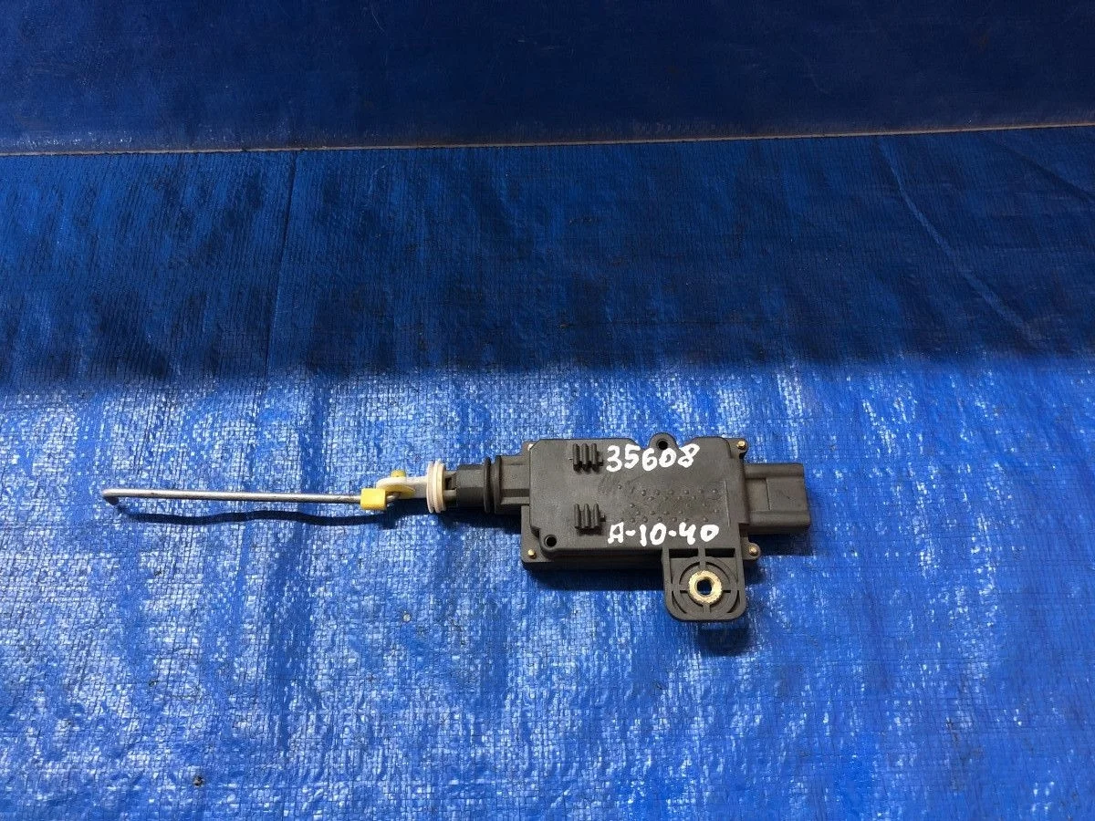 Активатор замка багажника Nissan Primera P11 рестайлинг (1999—2002)