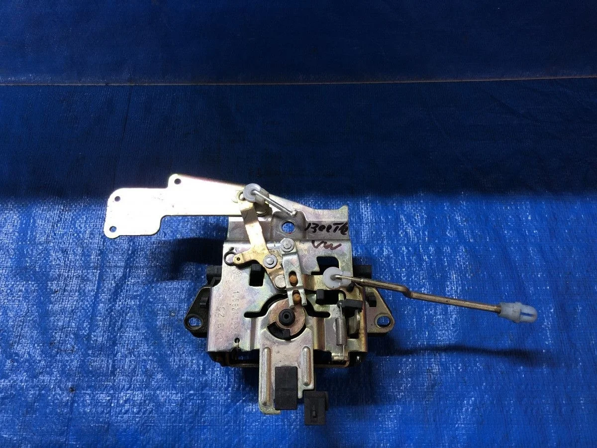 Кнопка открывания багажника Skoda Octavia I рестайлинг (2000—2011)