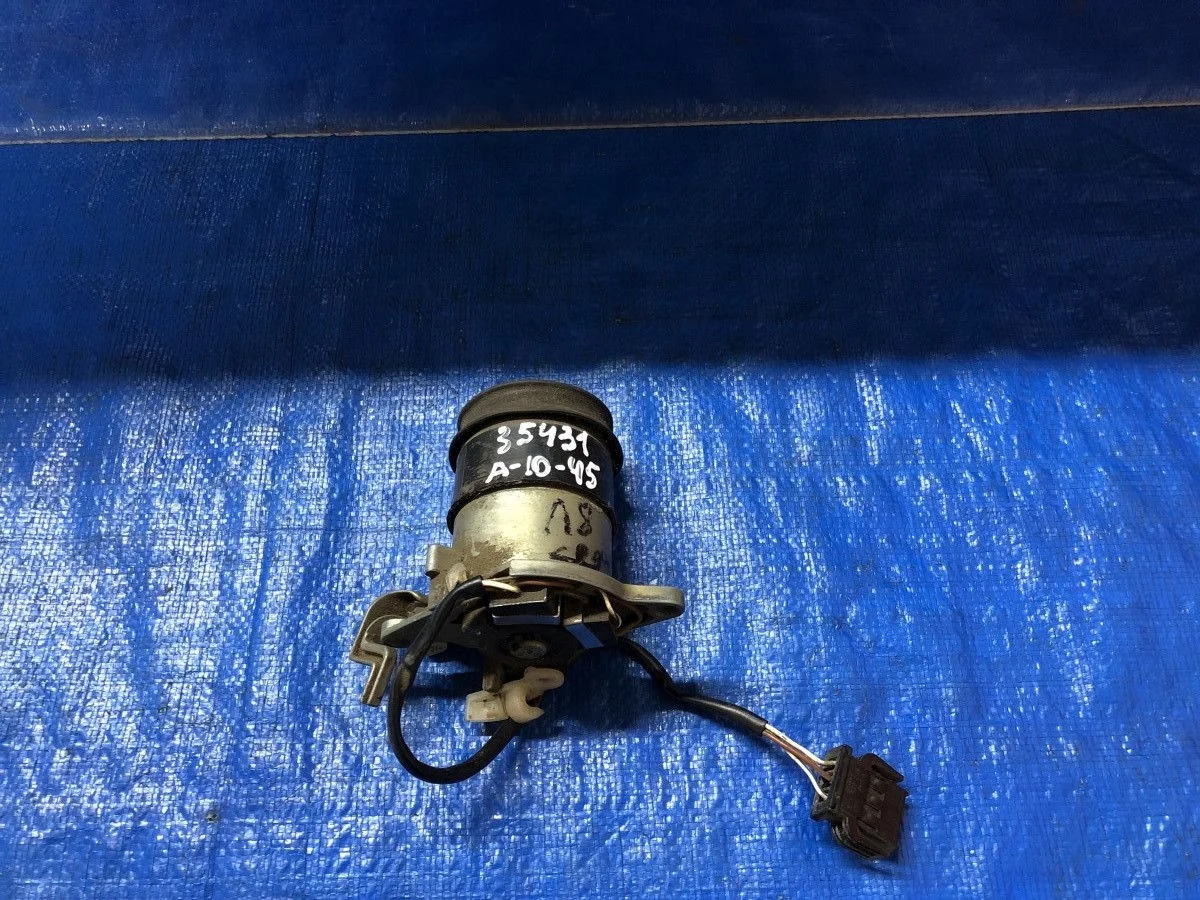 Кнопка открывания багажника Audi A8 D2 (1994—1999)