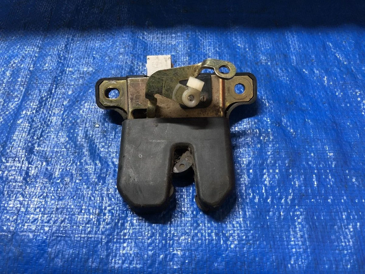 Замок багажника Audi A6 C5 (1997—2001)