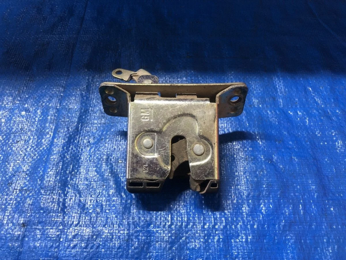 Замок багажника Opel Corsa C (2000—2003)