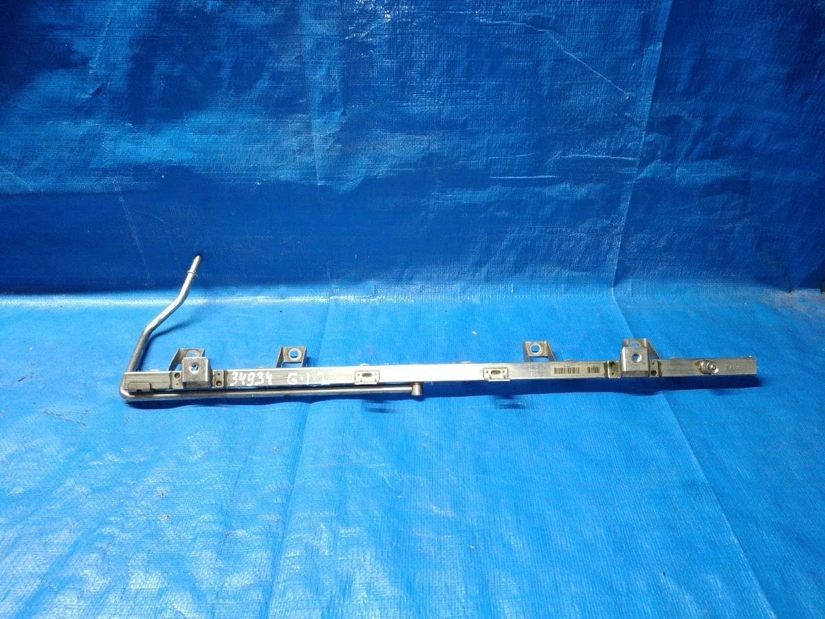 Рейка топливная (рампа) BMW 5 серия E60/E61 (2002—2007)