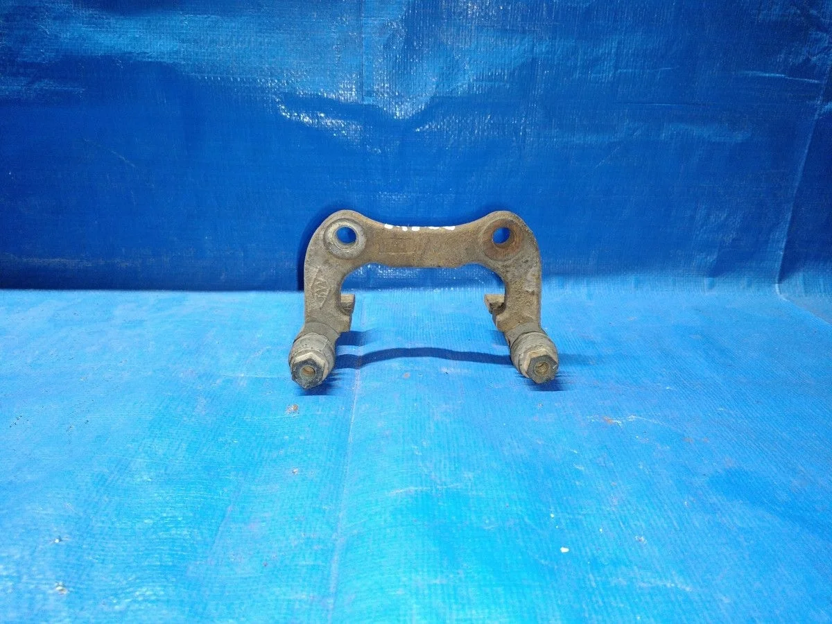 Скоба суппорта заднего Audi A4 B6 (2000—2006)