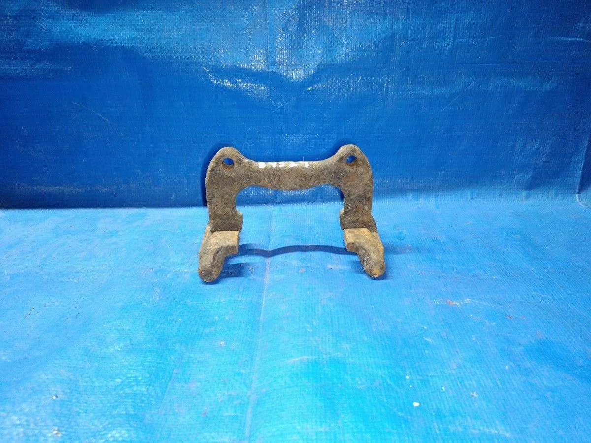 Скоба суппорта заднего Audi A4 B6 (2000—2006)