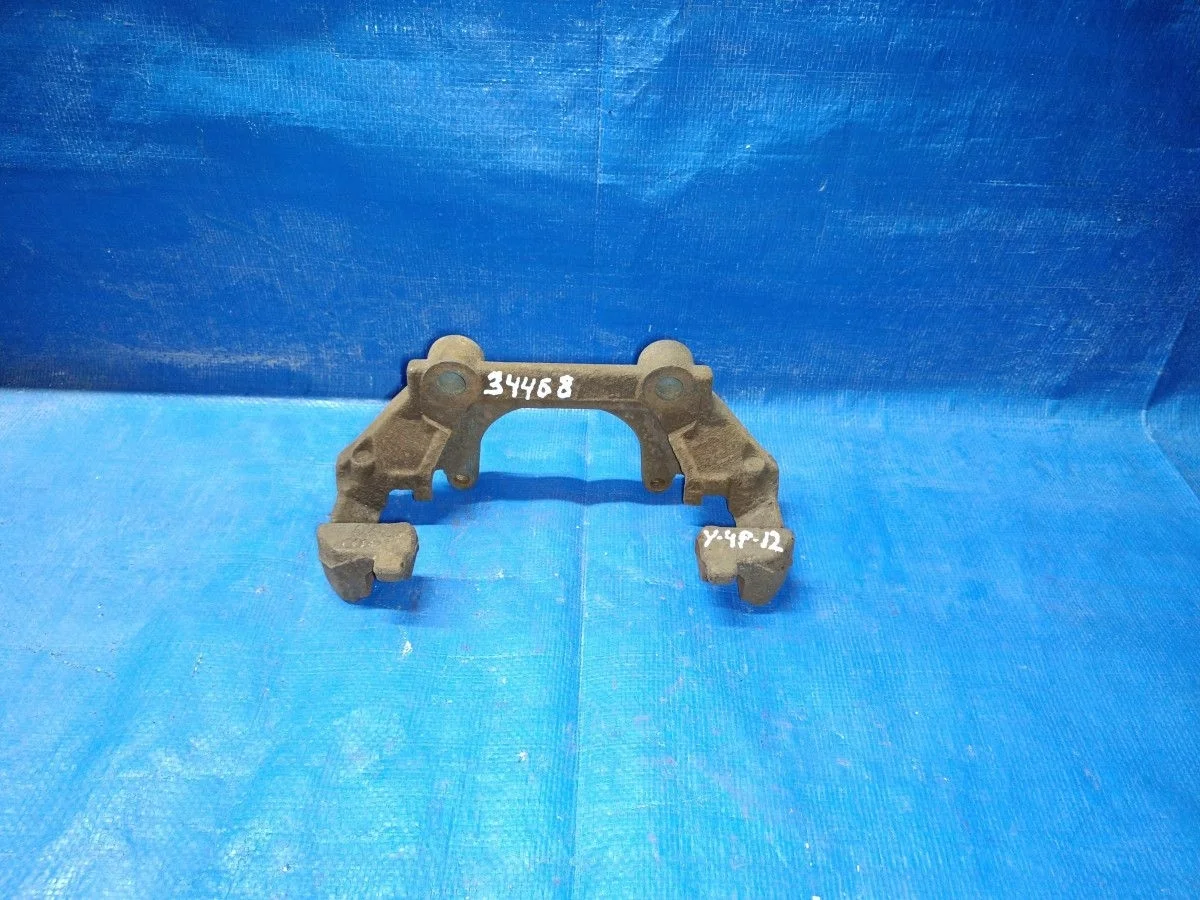 Скоба суппорта переднего Audi A6 C5 (1997—2001)